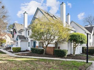27 Tamarisk Quay APT F, Hampton, VA 23666