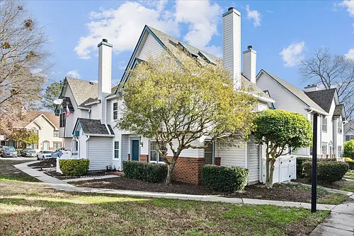 27 Tamarisk Quay #F Photo 1