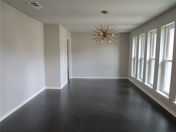 2nd image of 2513 Eucalyptus Dr