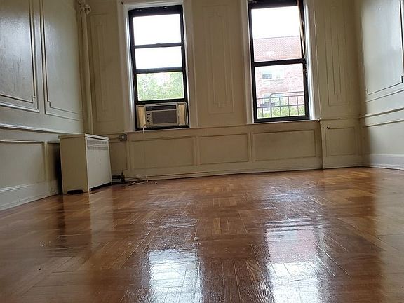 5th image of 78 Hawthorne St APT 4B