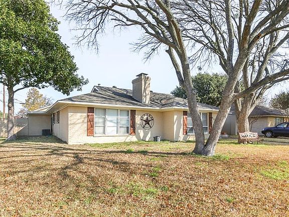 2nd image of 2949 Selma Ln