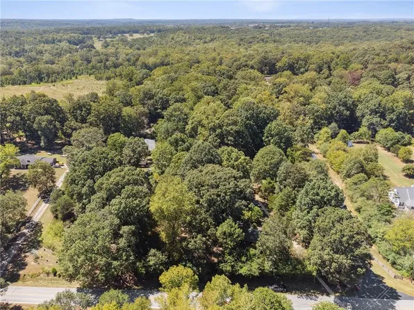 865 Bill Watkins Rd, Hoschton, GA 30548