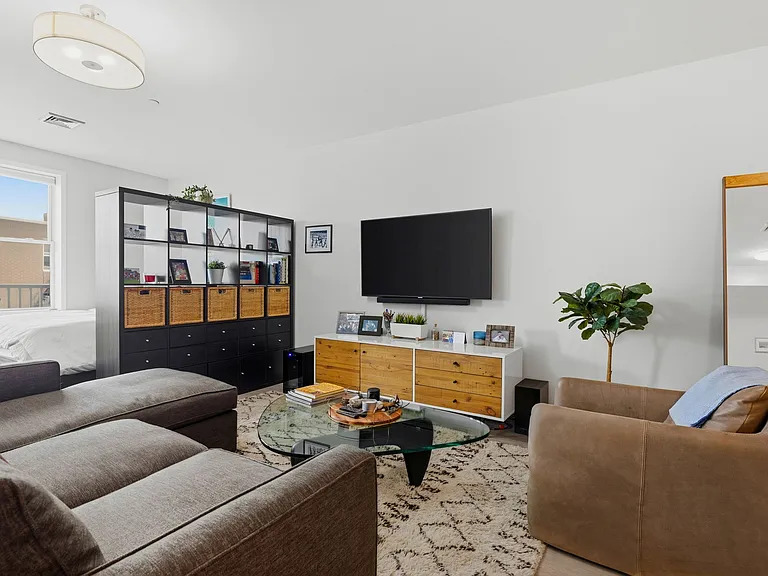 70 Bremen St #407 — Photo 8