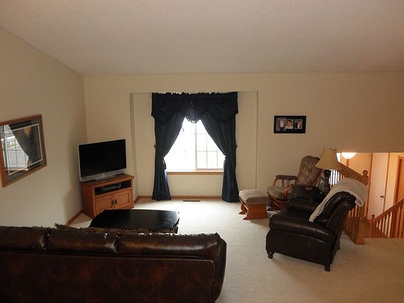 5th image of 983 Lacy Ct
