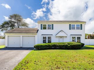330 Barcelona Dr, Toms River, NJ 08753