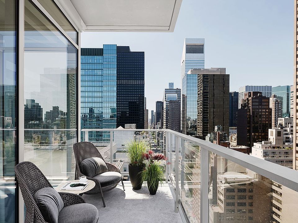 1st image of 200 E 59th St #18B
