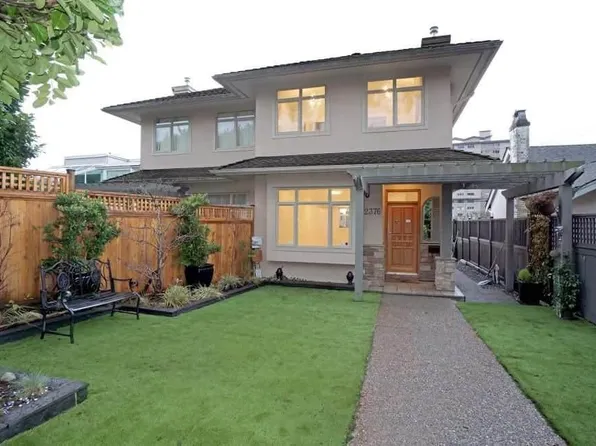 2376 Marine Dr, West Vancouver, BC V7V 1K8