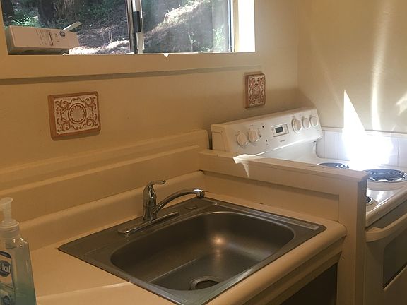 5th image of 10555 West Dr