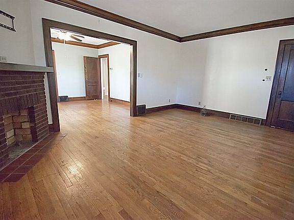 4th image of 1644 Victoria Ave #Up