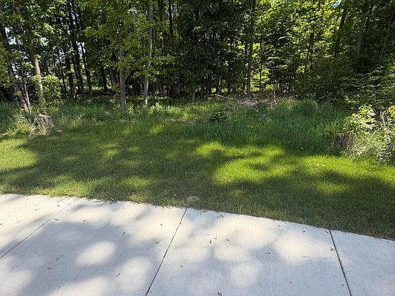 5th image of 6306 Applewood Acres Dr NE