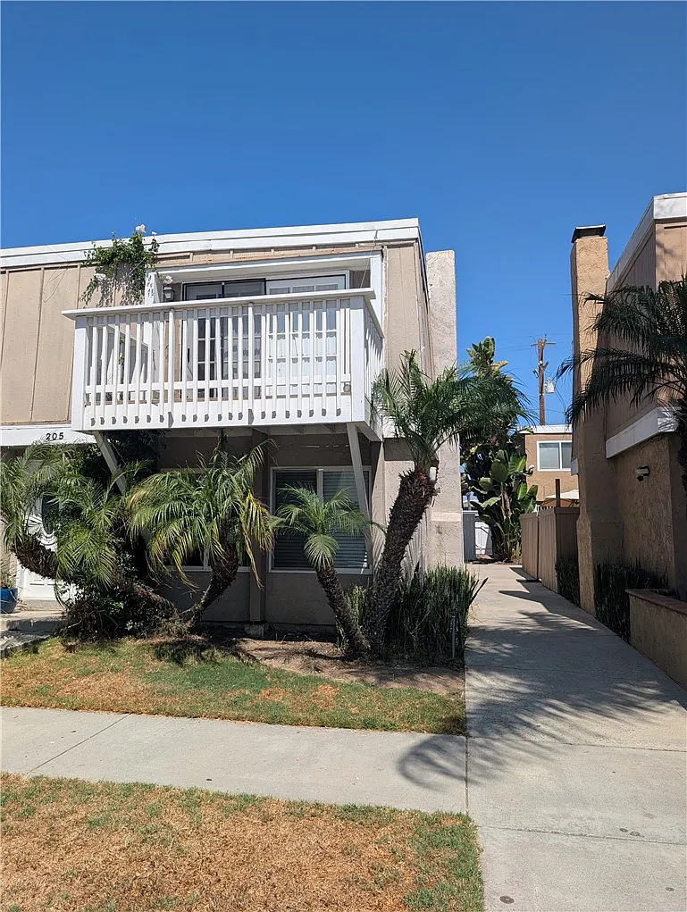 2 bed, 902 sqft, $3,895 — Photo 2