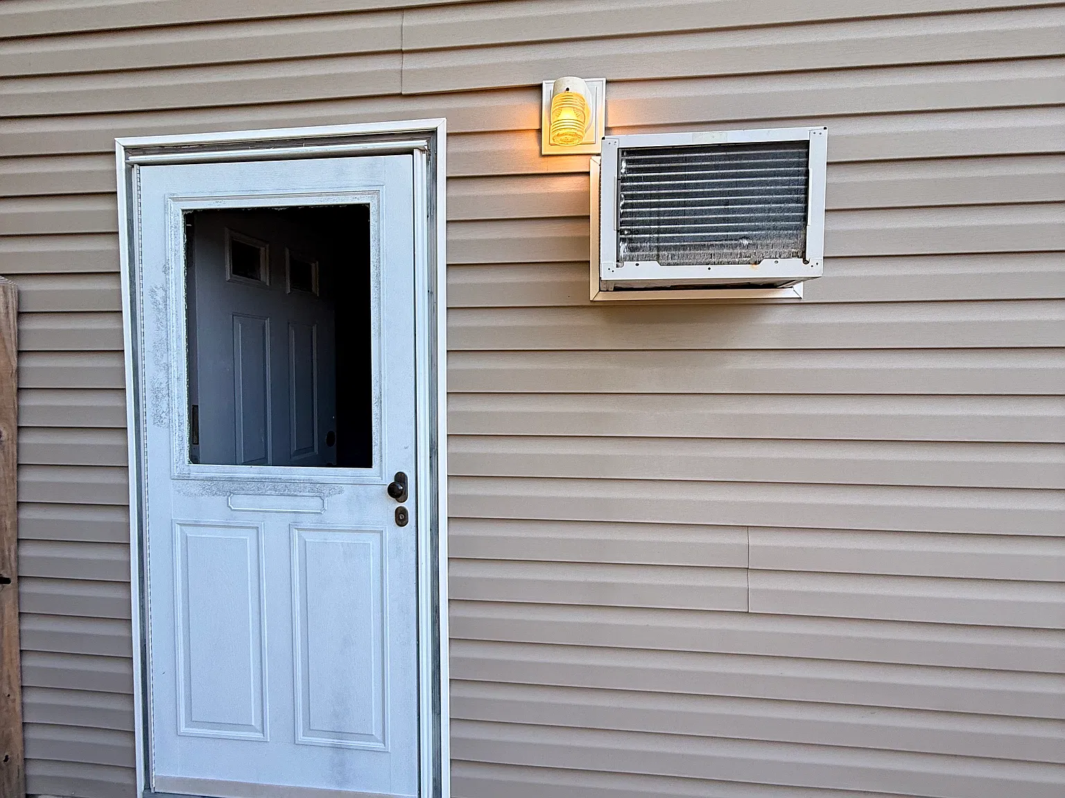 1 bed, 600 sqft, $2,100 — Photo 2