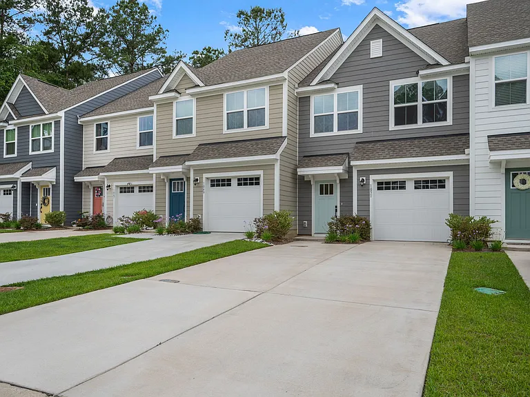 1051 Crescent Cove Ln — Photo 29