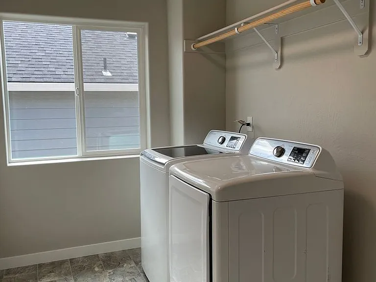 1131 Rutherford Dr — Photo 25