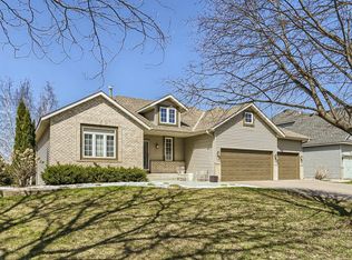 10420 Glen Eagle Rd, Woodbury, MN 55129