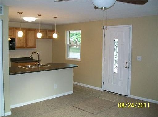 4th image of 8206 Mount Washington Dr