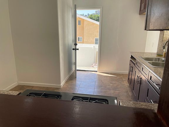 4th image of 10056-1 Tujunga Canyon Blvd
