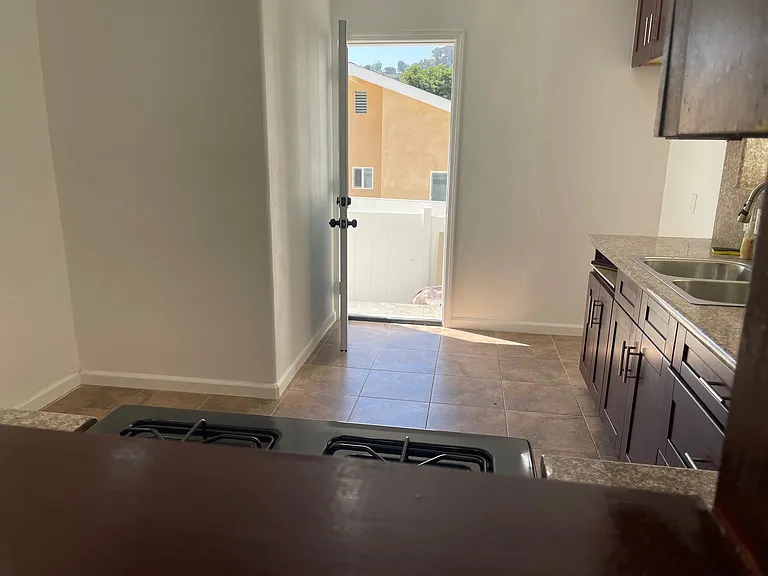 10056-1 Tujunga Canyon Blvd — Photo 4