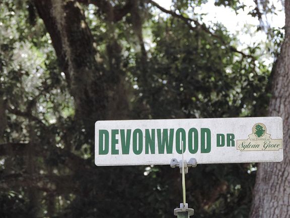 5th image of 18015 Devonwood Dr