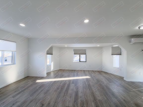 2nd image of 430 Oregon Ave