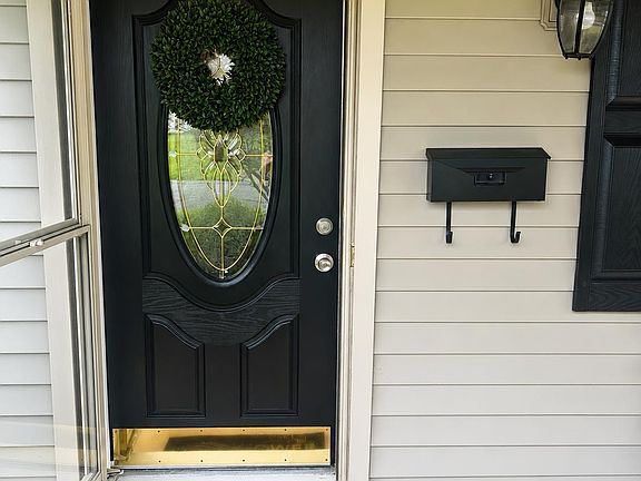 3rd image of 108 Greenlawn Ave