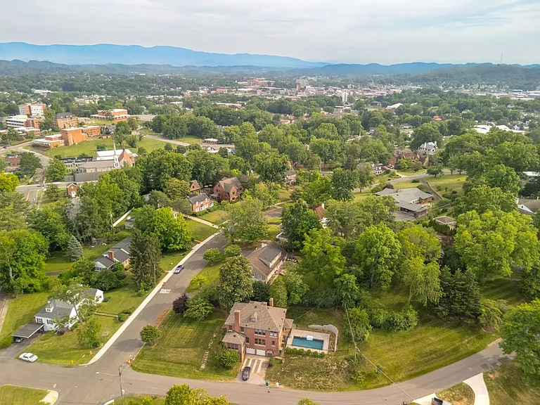 290 Long Crescent Dr — Photo 45