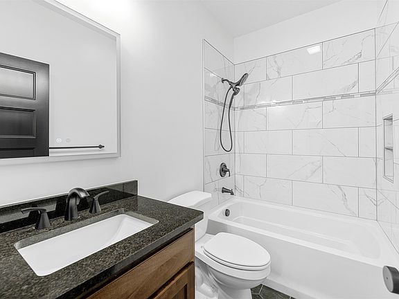 2nd image of 1219 Vista Ct