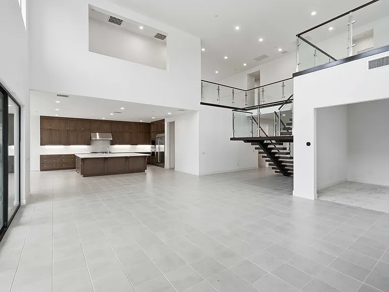 20568 Edgewood Ct — Photo 9