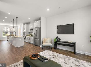 287 Phoenix Dr, Upper Marlboro, MD 20774