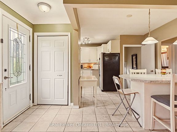 5th image of 354 E 37th St