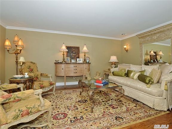 3rd image of 3 Maywood Ct