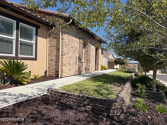 3rd image of 3917 Club House Ct