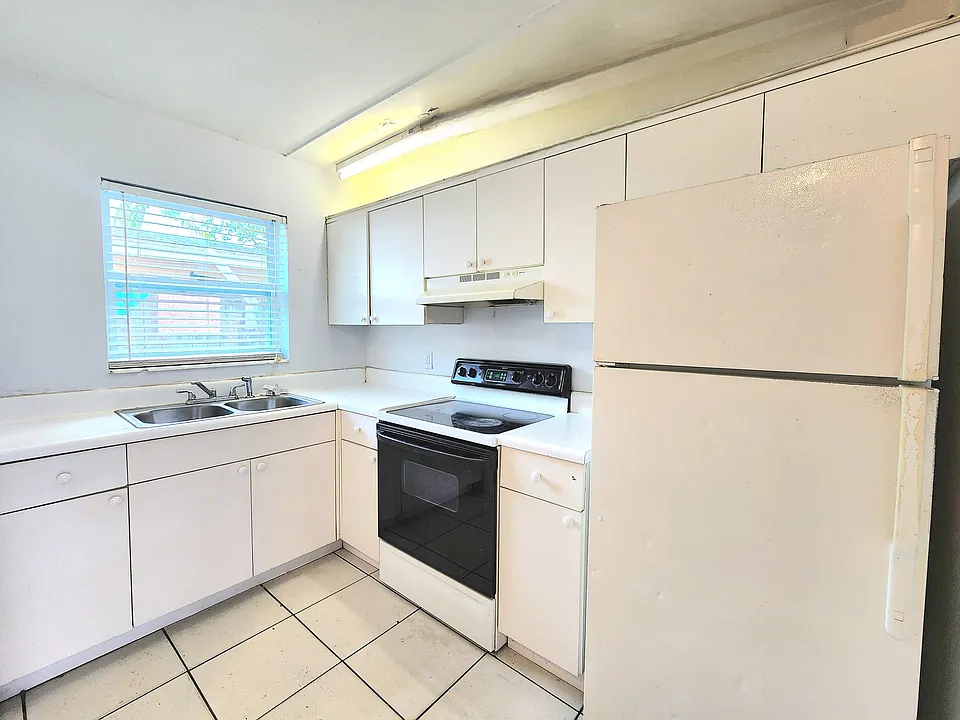 215 SW 1st Ct #1-2