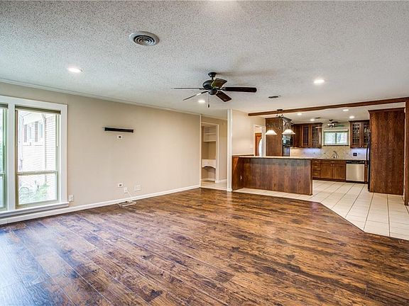4th image of 7101 Riviera Dr
