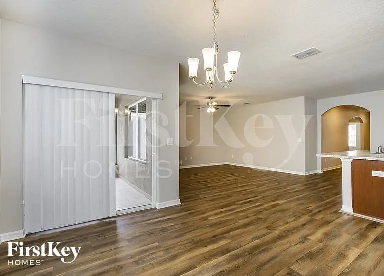 16736 Citrus Pkwy — Photo 5
