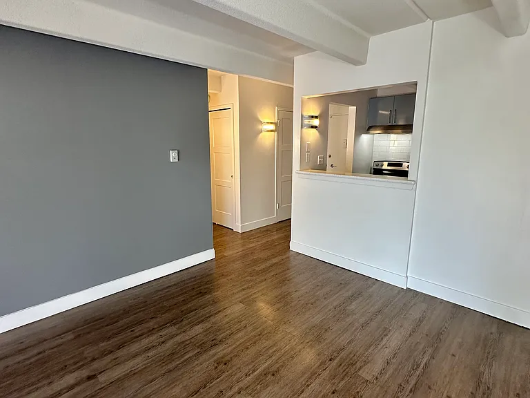 Luxe Tower apartments — Photo 44