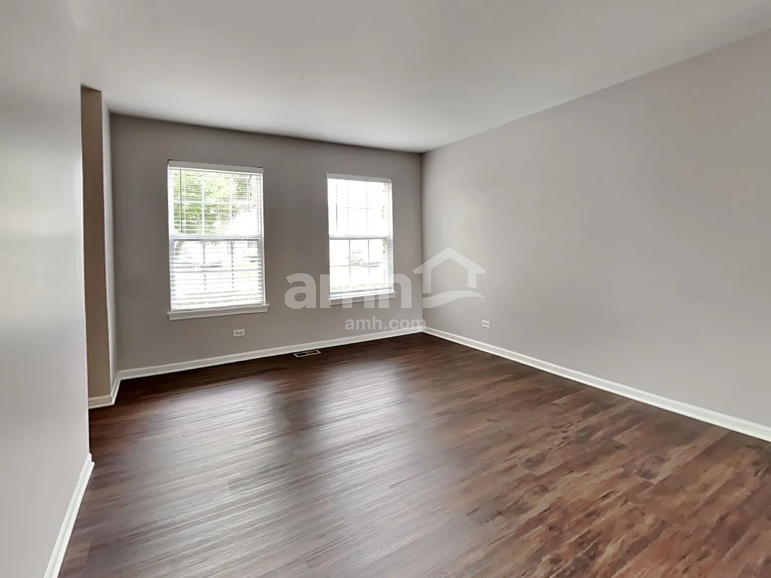 4 bed, 2.5 bath, 2122 sqft, $3,205 — Photo 4
