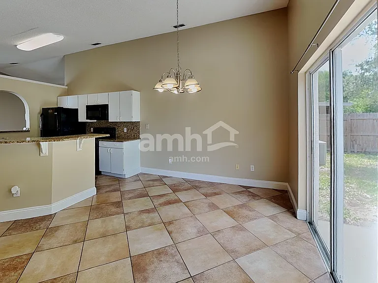 10122 Richardson Ct — Photo 6