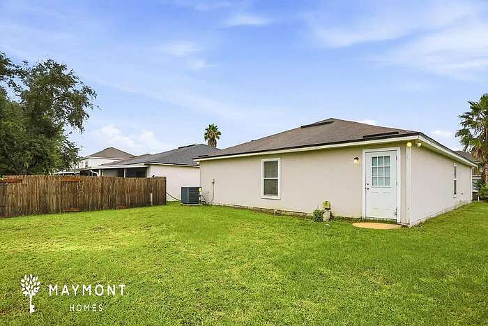 3 bed, 2.0 bath, 1364 sqft, $1,645 — Photo 3