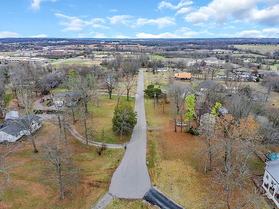 3rd image of 131 Lane Dr