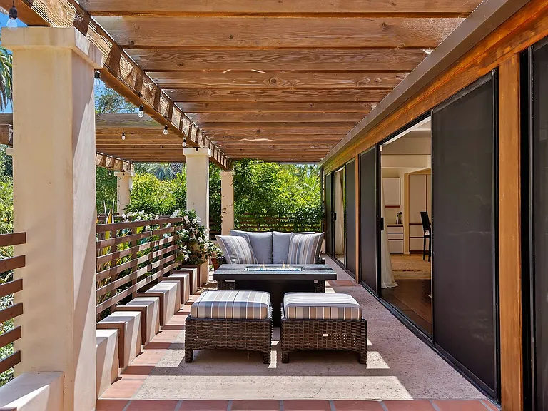 525 Las Palmas Dr — Photo 17
