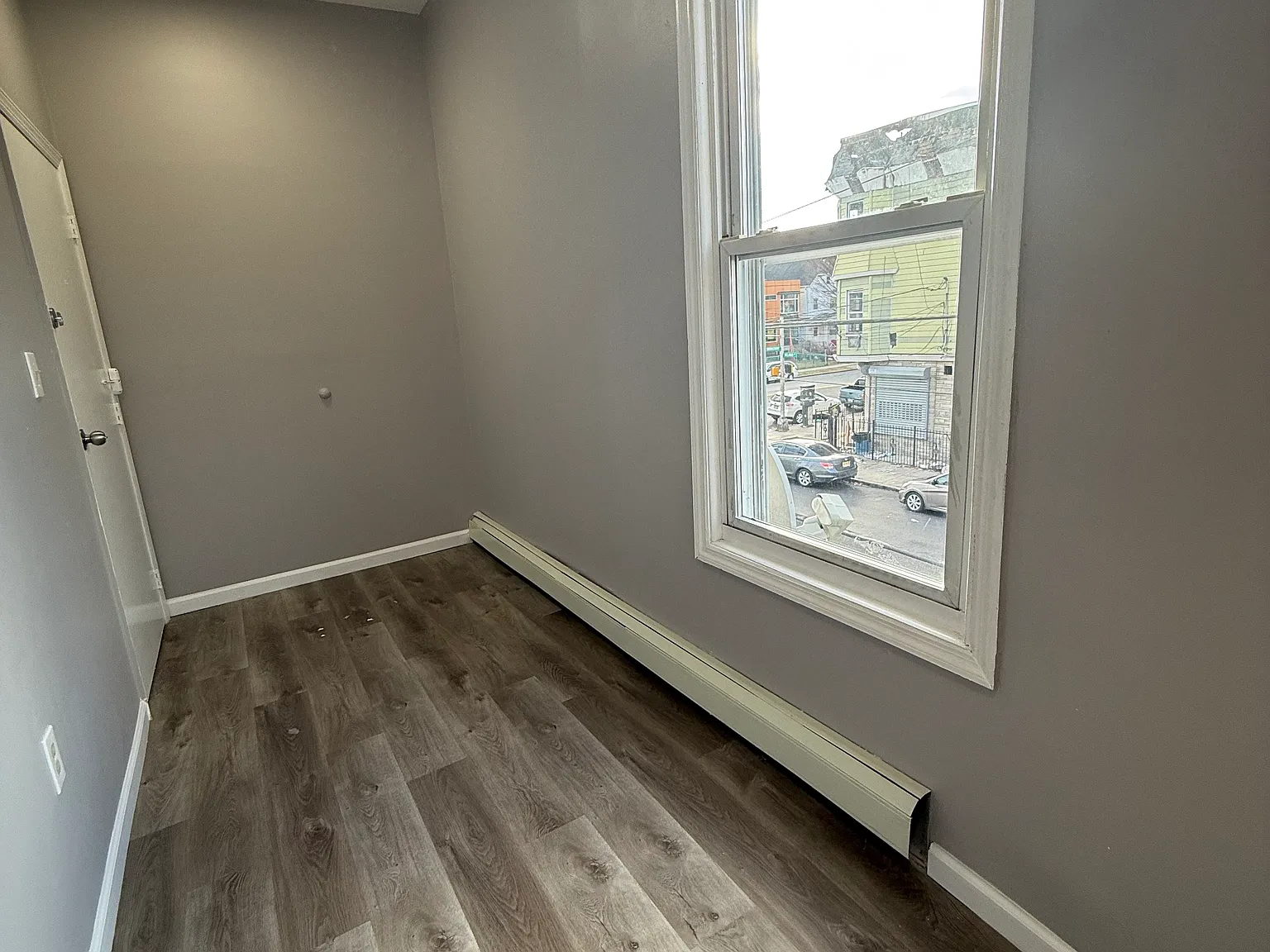 582 Broadway — Photo 2