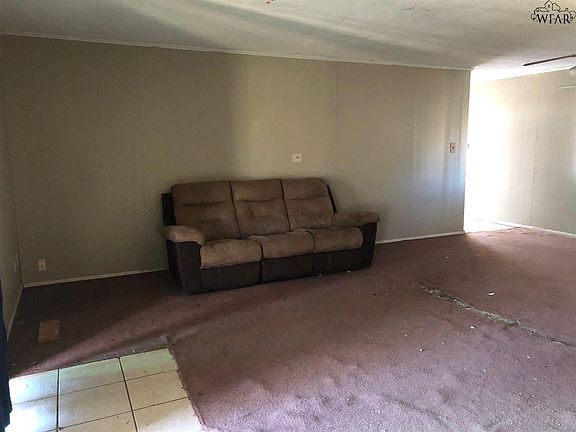 4th image of 118 S Cresecent Dr