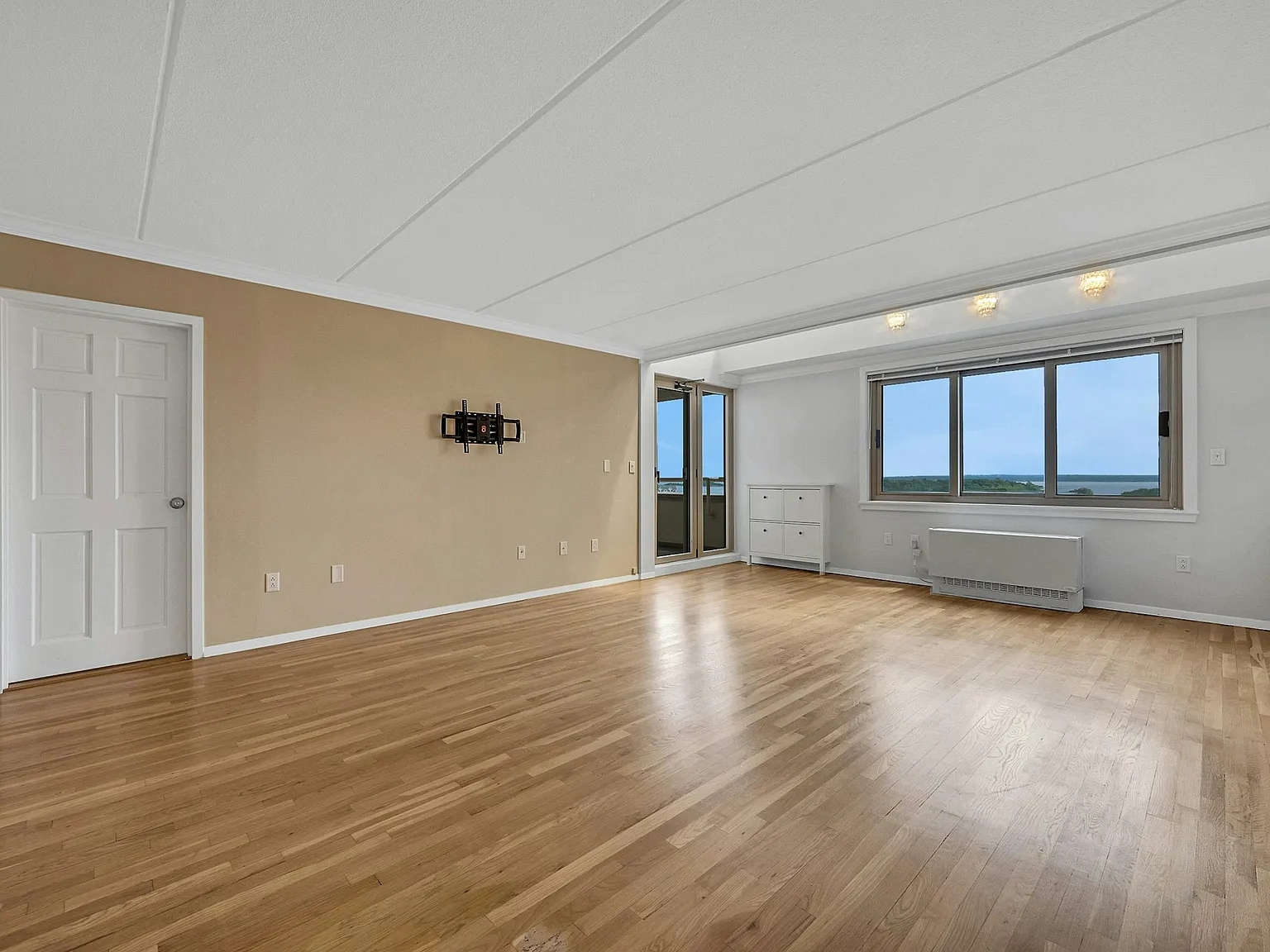 1 bed, 950 sqft, $3,550 — Photo 4