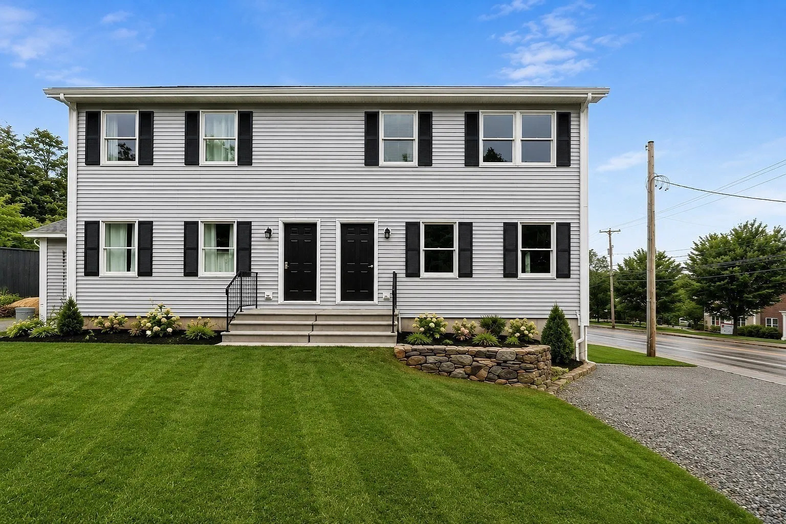 2 bed, 2.5 bath, 1198 sqft, $2,800 — Photo 2