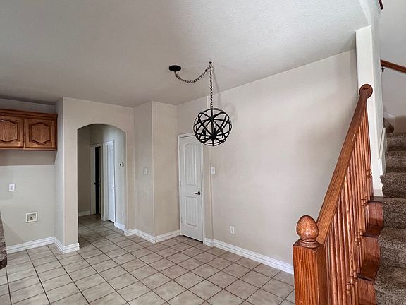 3rd image of 1416 Snowberry Dr