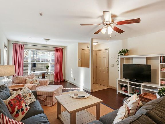 5th image of 1002 Madison Ln SE #1002