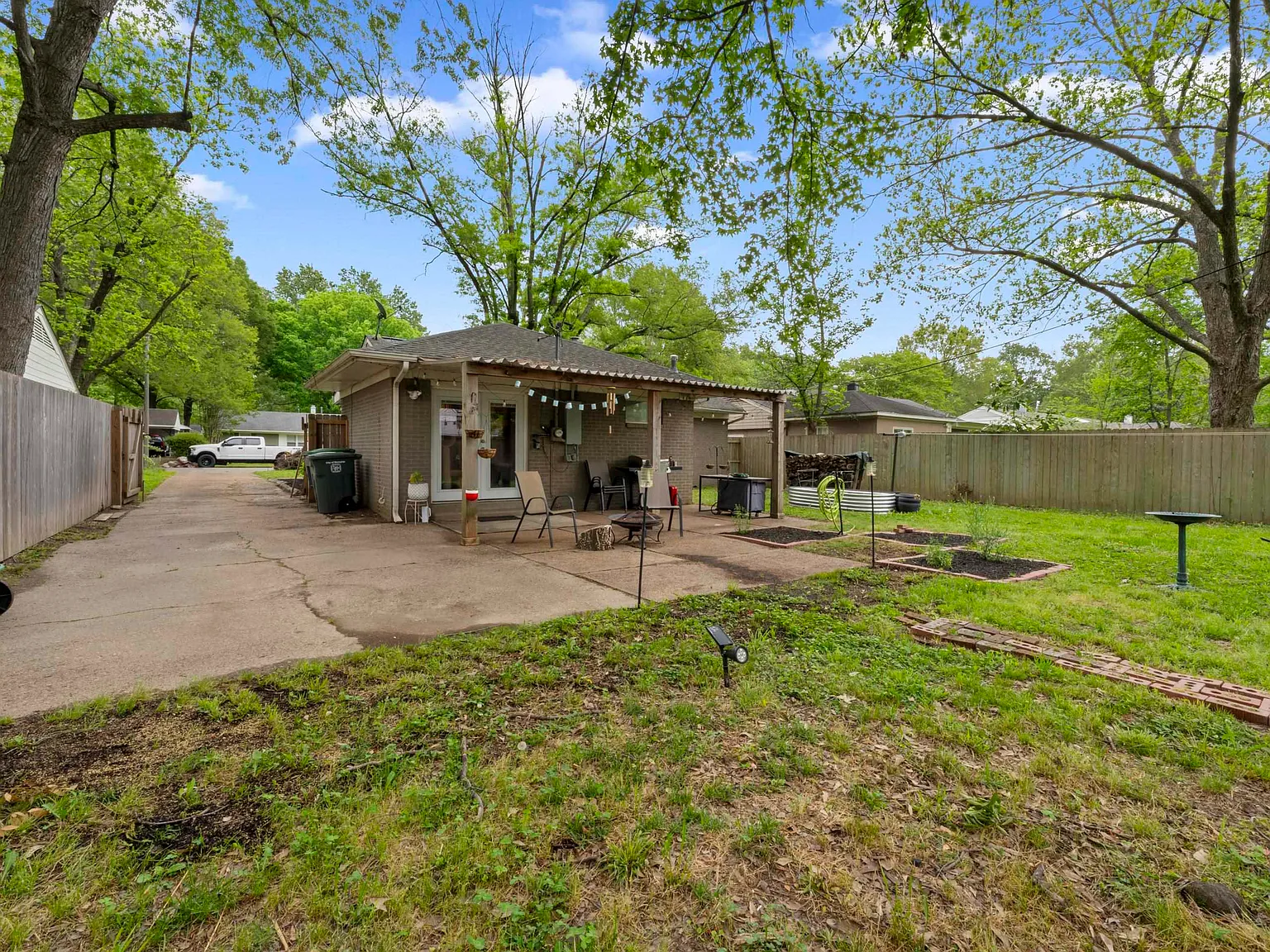 3 bed, 1237 sqft, $1,550 — Photo 4
