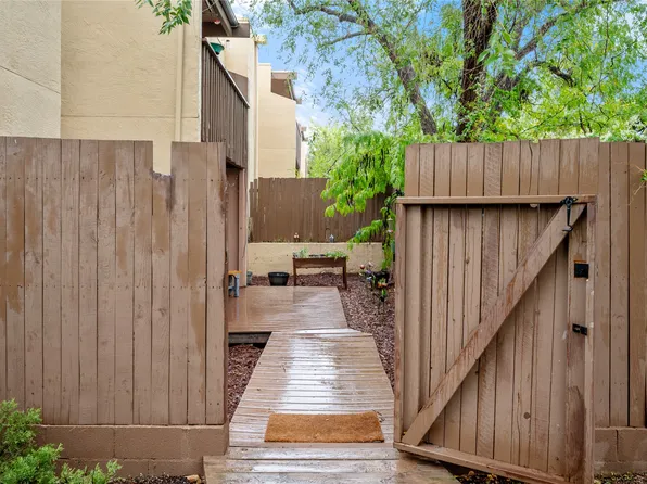 157 Calle Ojo Feliz Unit D, Santa Fe, NM 87505