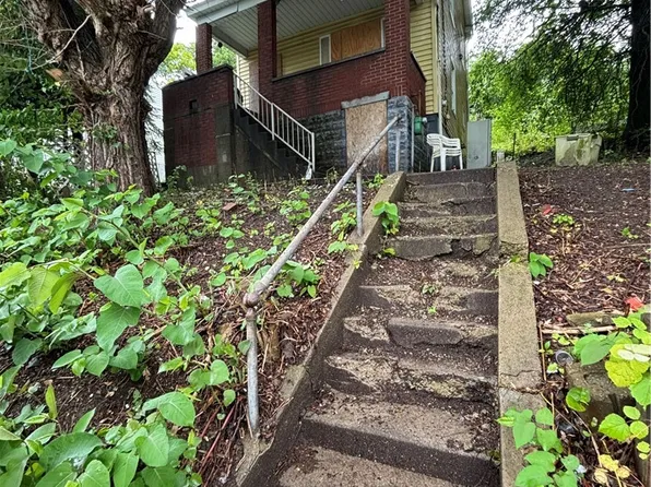 1108 Fabyan St, Pittsburgh, PA 15212